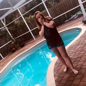 Meet your Posher, Macy